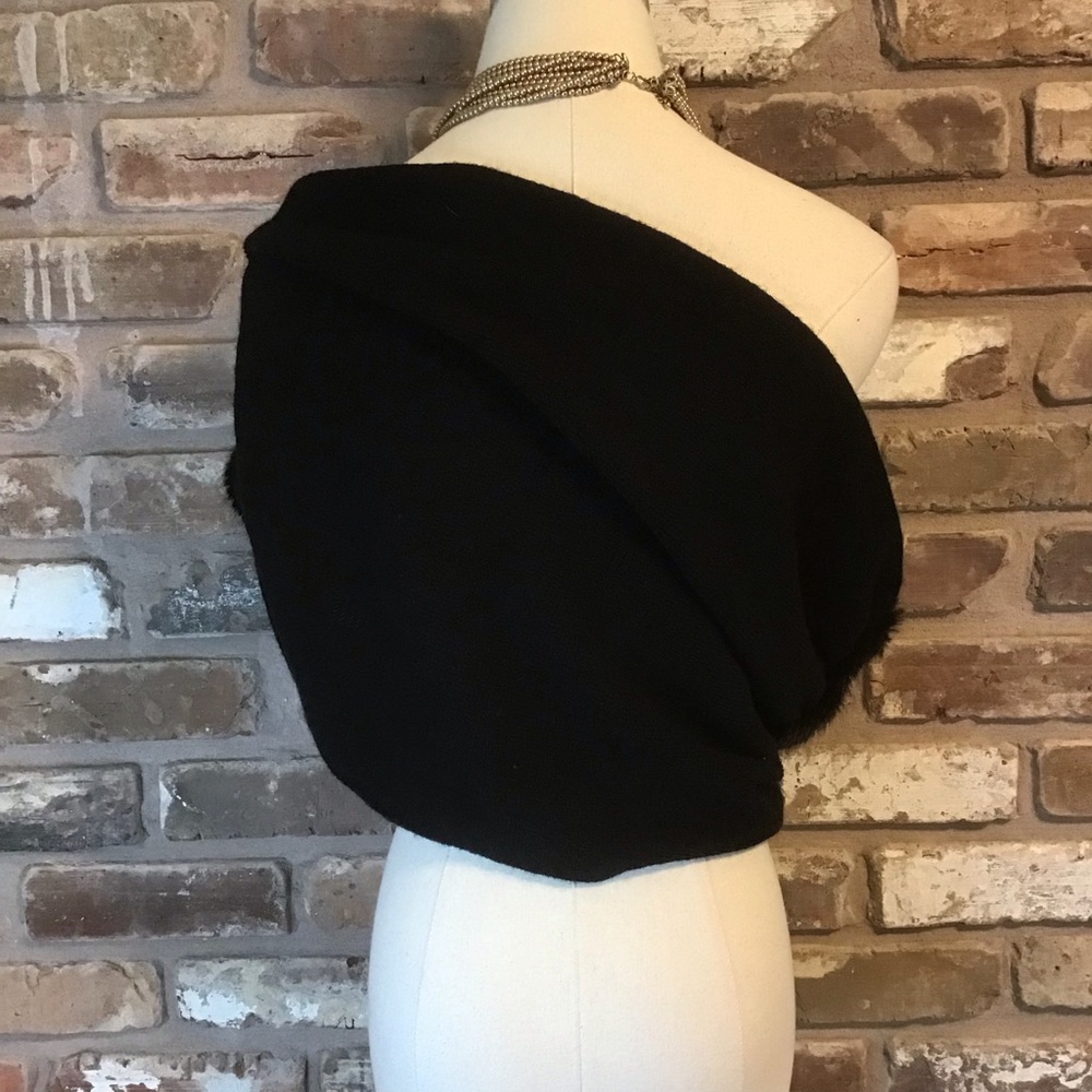 CABI Women's Black Faux Fur Calm Infinity Scarf Onesize - Picture 4 of 6